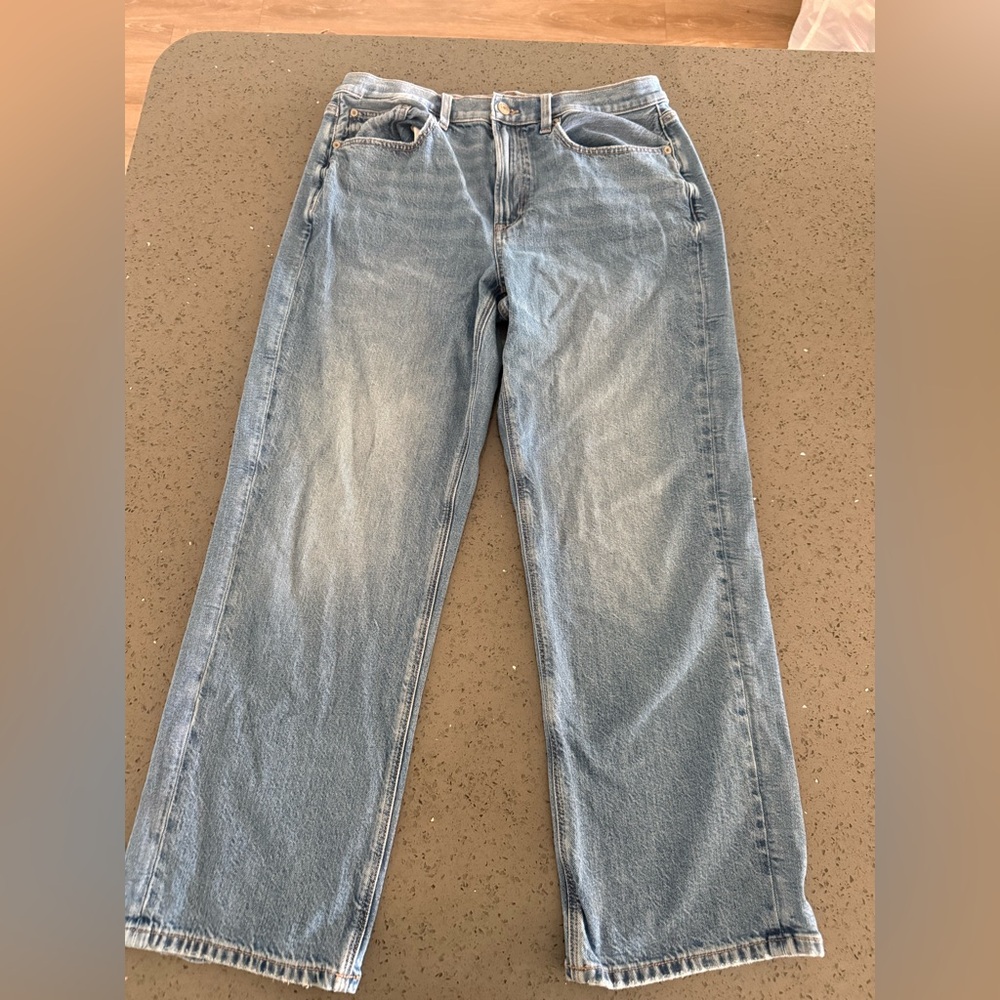 American Eagle Outfitters Light Blue Women’s Strigid Mom Jeans